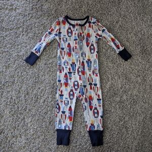 Baby boys zippered sleeper rocket print